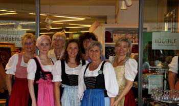 Evelyn Hgerle mit Team