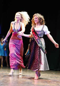 Choreographin Anita Lindner und Isar-Nixe 2008 Sonja Wolf