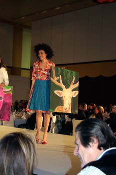 Angermaier Modenschau mit Kunst von Heidi Winkler. Fotos: Andrea Pollak