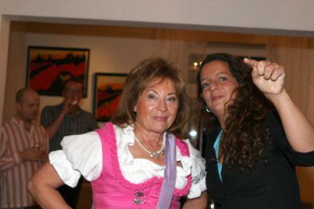Heidi Winkler mit Janine Geisenhofer von der Schorcht Filmproduktion. Foto: Andrea Pollak