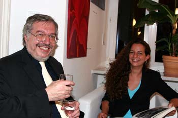 Verleger Kurt Stellfeld mit Janine Geisenhofer. Foto: Andrea Pollak